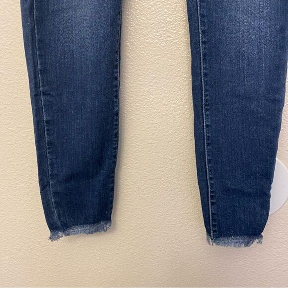 JustUSA mid high rise frayed hem stretch skinny jeans dark wash size 26 /28L - Picture 3 of 11